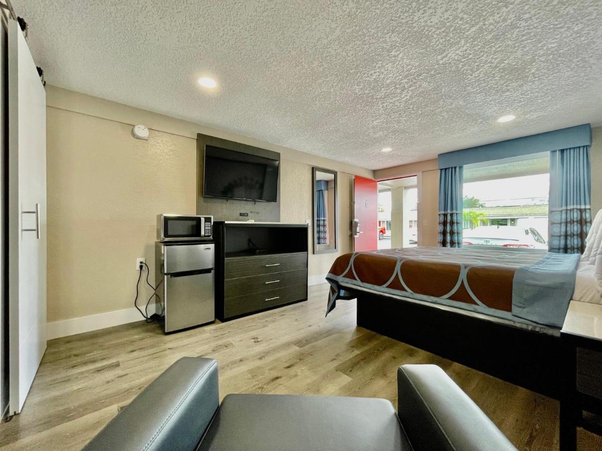 Hotel Super 8 By Wyndham Kissimmee-Orlando Four Corners Exterior foto