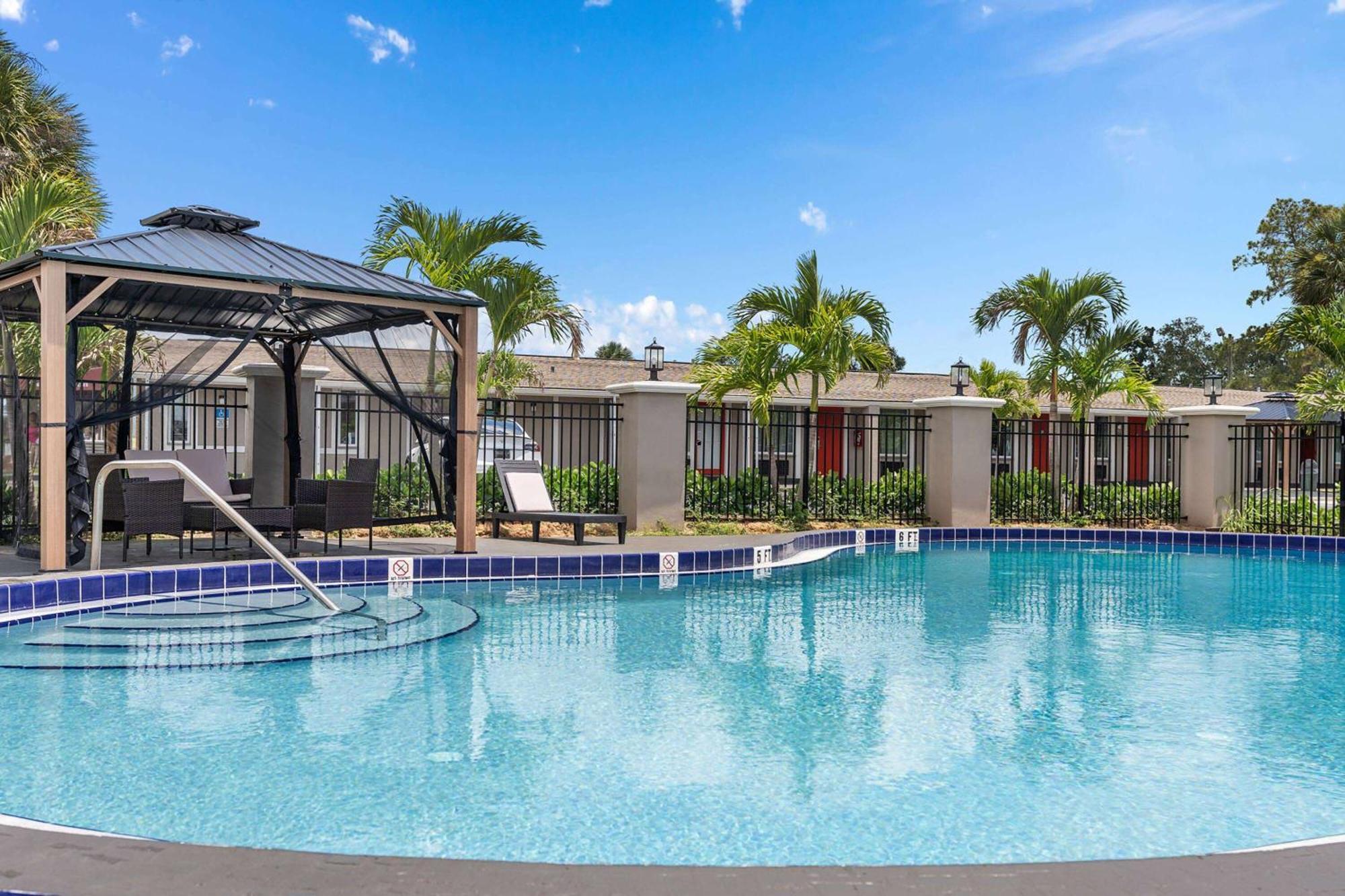 Hotel Super 8 By Wyndham Kissimmee-Orlando Four Corners Exterior foto